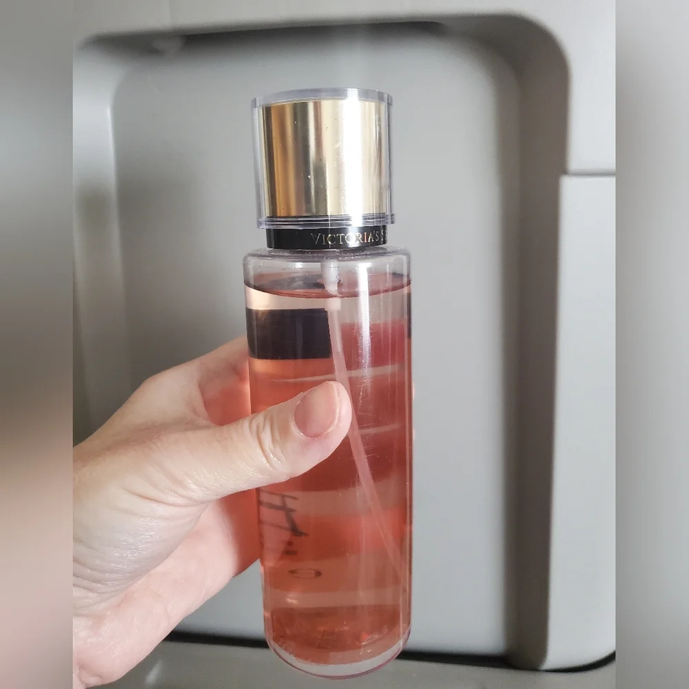 Victoria's Secret "Blush" Fragrance Mist, A Little Bit Used. 8.4 Oz Bottle. - Picture 4 of 5